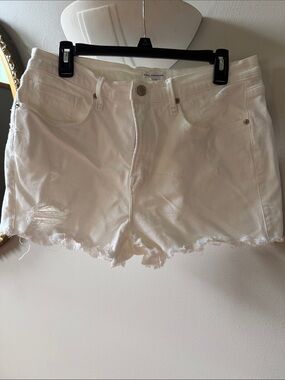 Good American White Frayed Hem Denim Shorts
